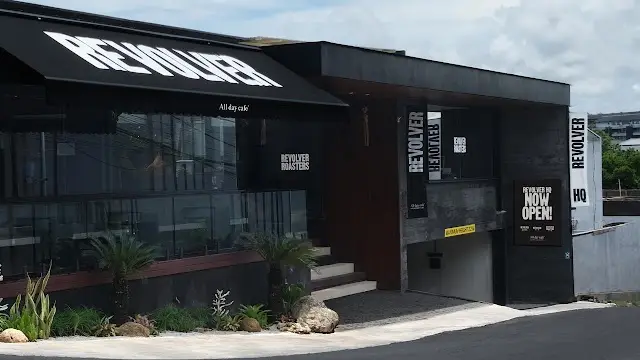 Revolver Umalas - HQ & All Day Cafe