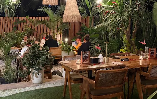 Garden Table - Breakfast & Sushi & Grill Restaurant